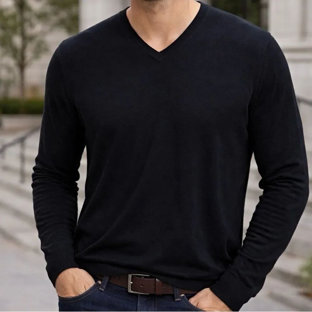 Tricots St Raphael Sweater L
Black V Neck Silk Cotton Blend Knit
Pullover